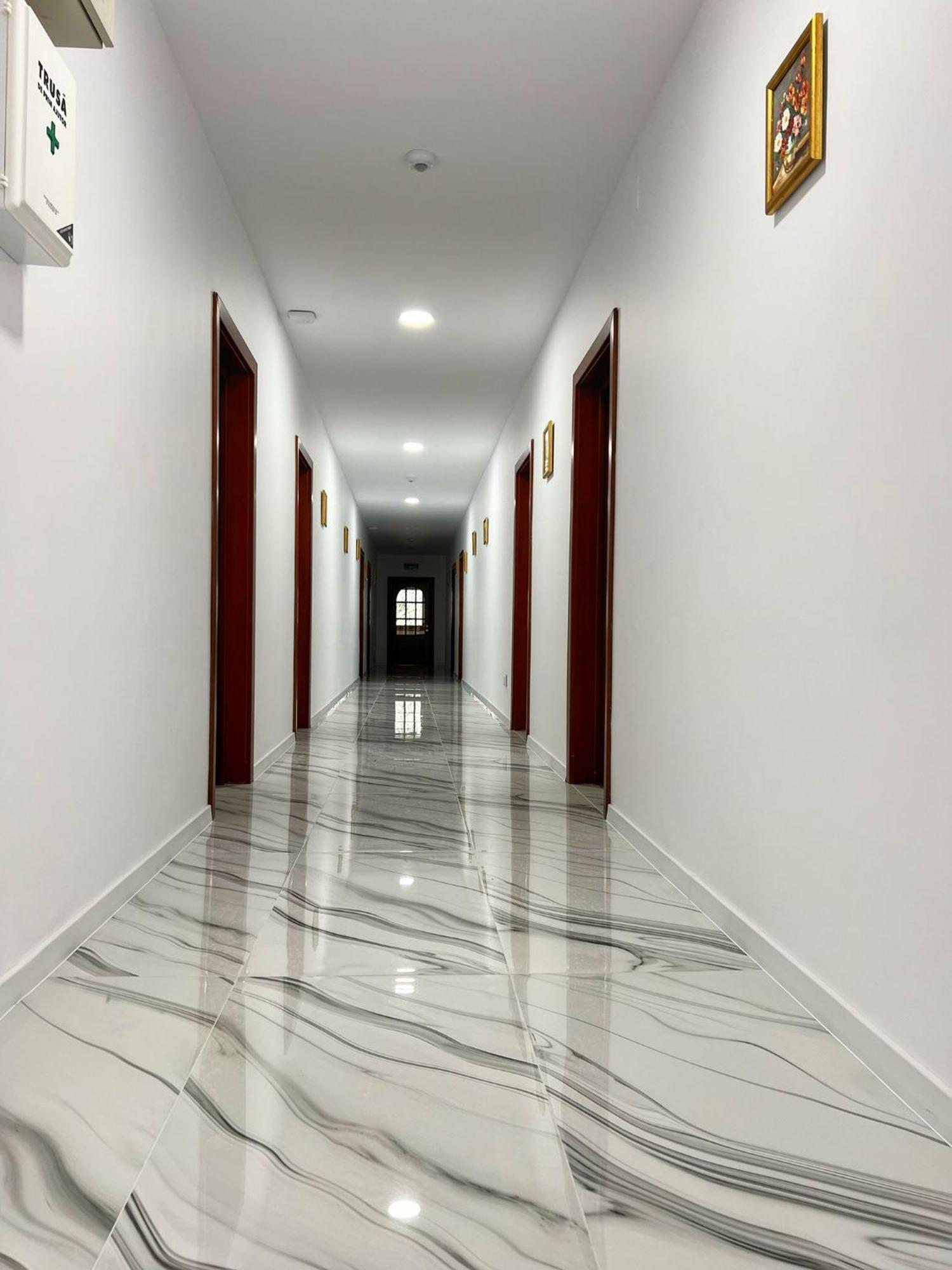 Hotel Galma Moroeni Exterior photo